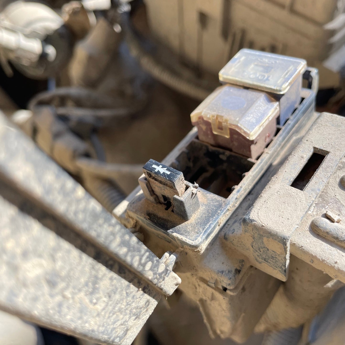 AGM Battery Voltage Boost Regulator (GM 12135037)