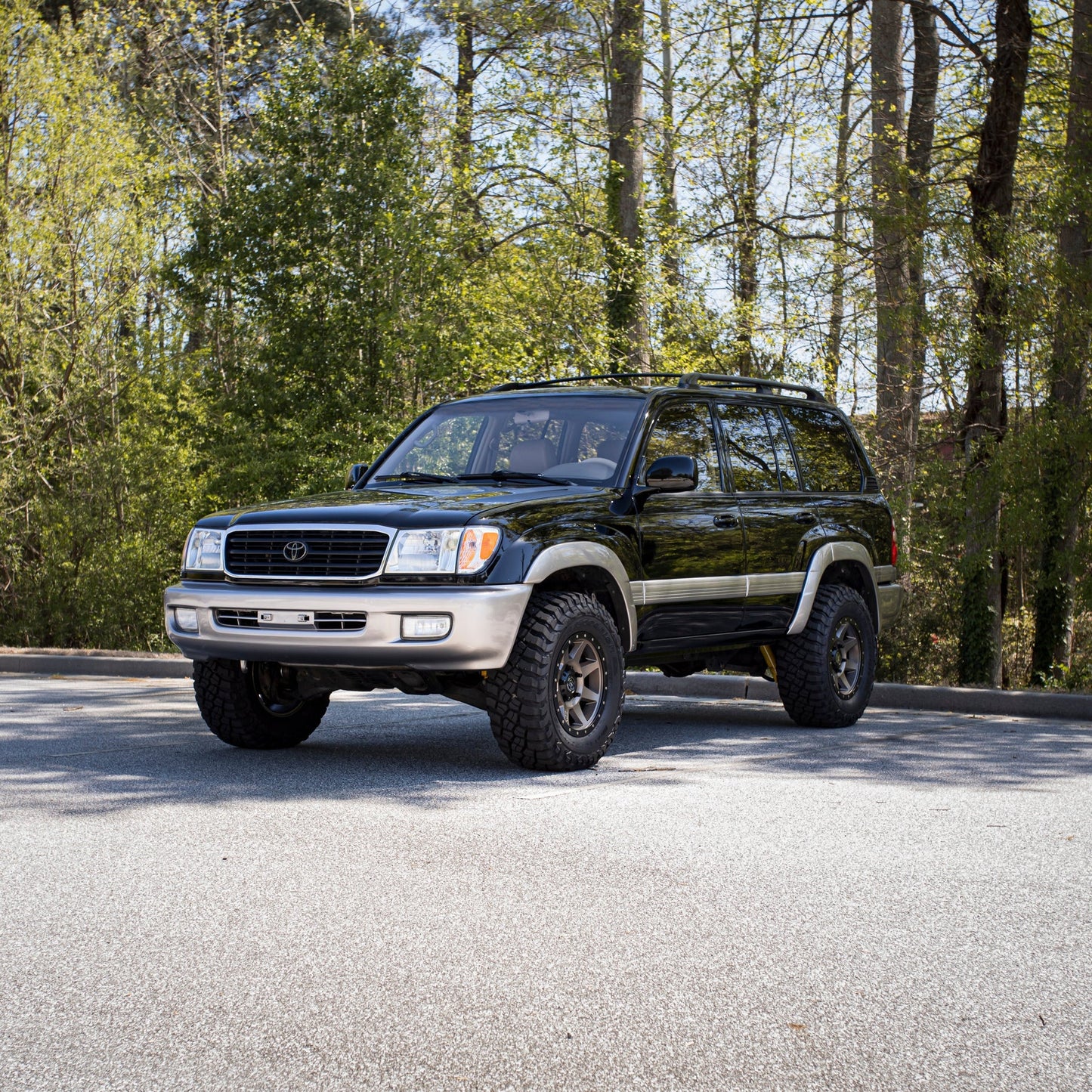 Land Cruiser with Bronze Icon Rebound